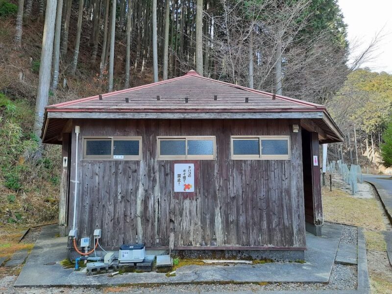 甲賀市あいの森ふれあい公園-青土ダムエコーバレイ-第1オートキャンプ場-トイレ
