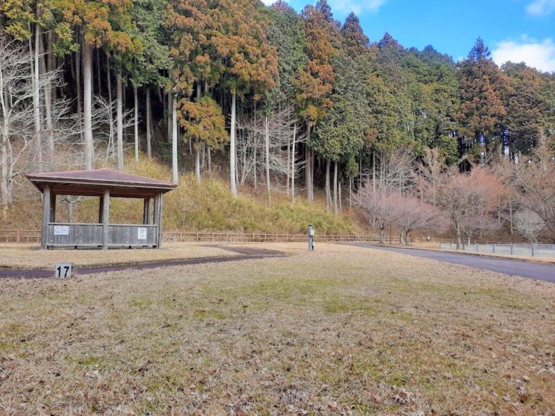 甲賀市あいの森ふれあい公園-青土ダムエコーバレイ-第2オートキャンプ場-テントサイト