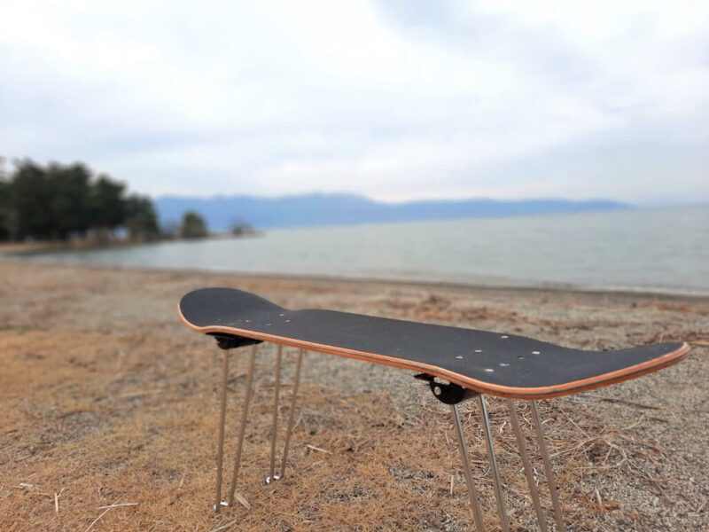 スケートボードをDIYして「キャンプ用スケボーテーブル」を自作してみた。｜OUTDOOR SHIGA(アウトドアシガ)