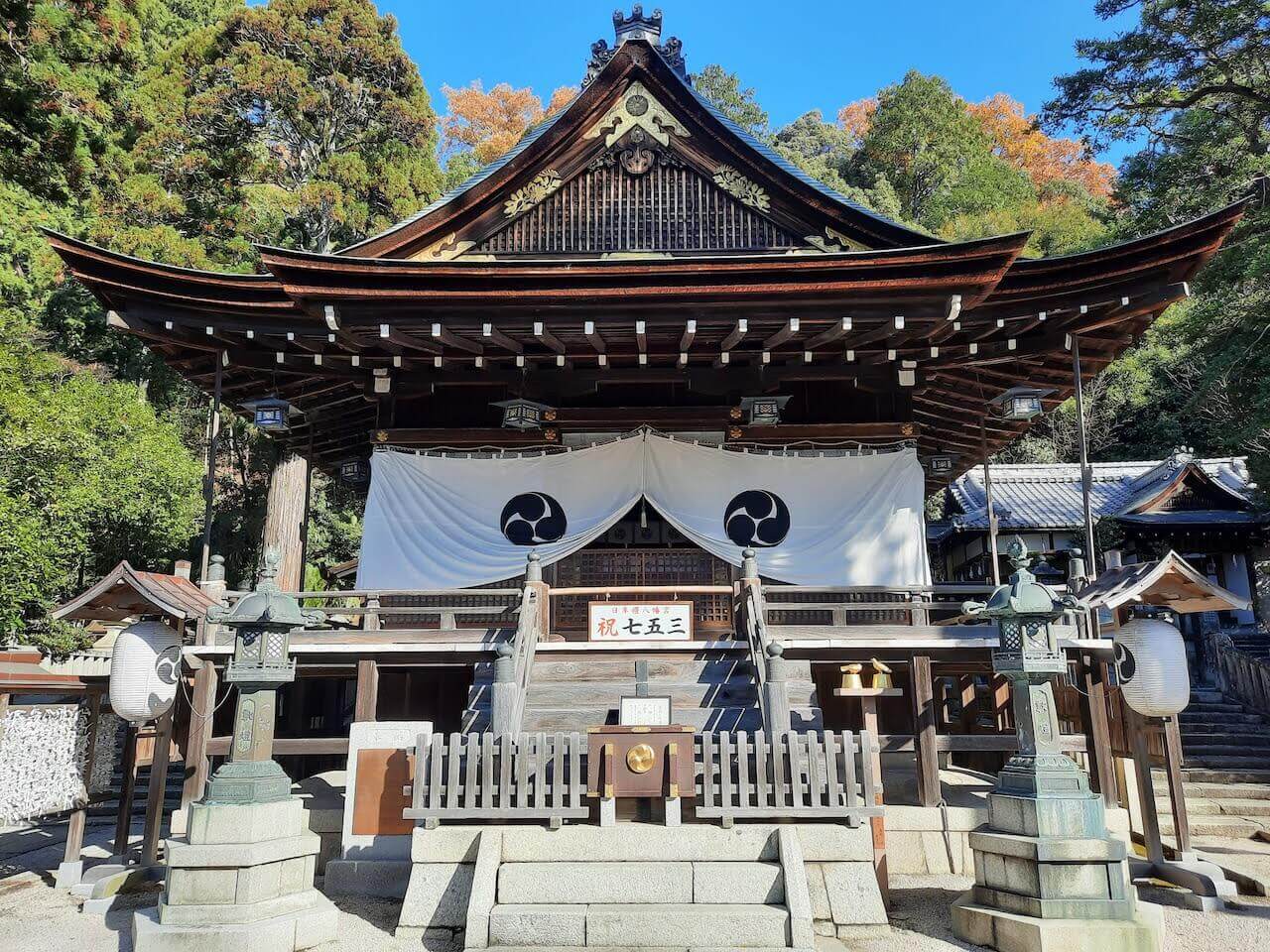 近江八幡市にある「日牟禮八幡宮」を参拝してきた。｜OUTDOOR