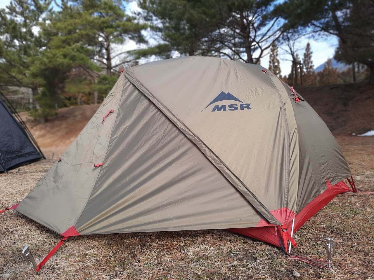 MSRのテント「エリクサー2グリーン」は、ソロキャンプにおすすめの